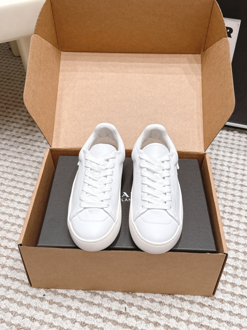 Кроссовки Prada 26s белые