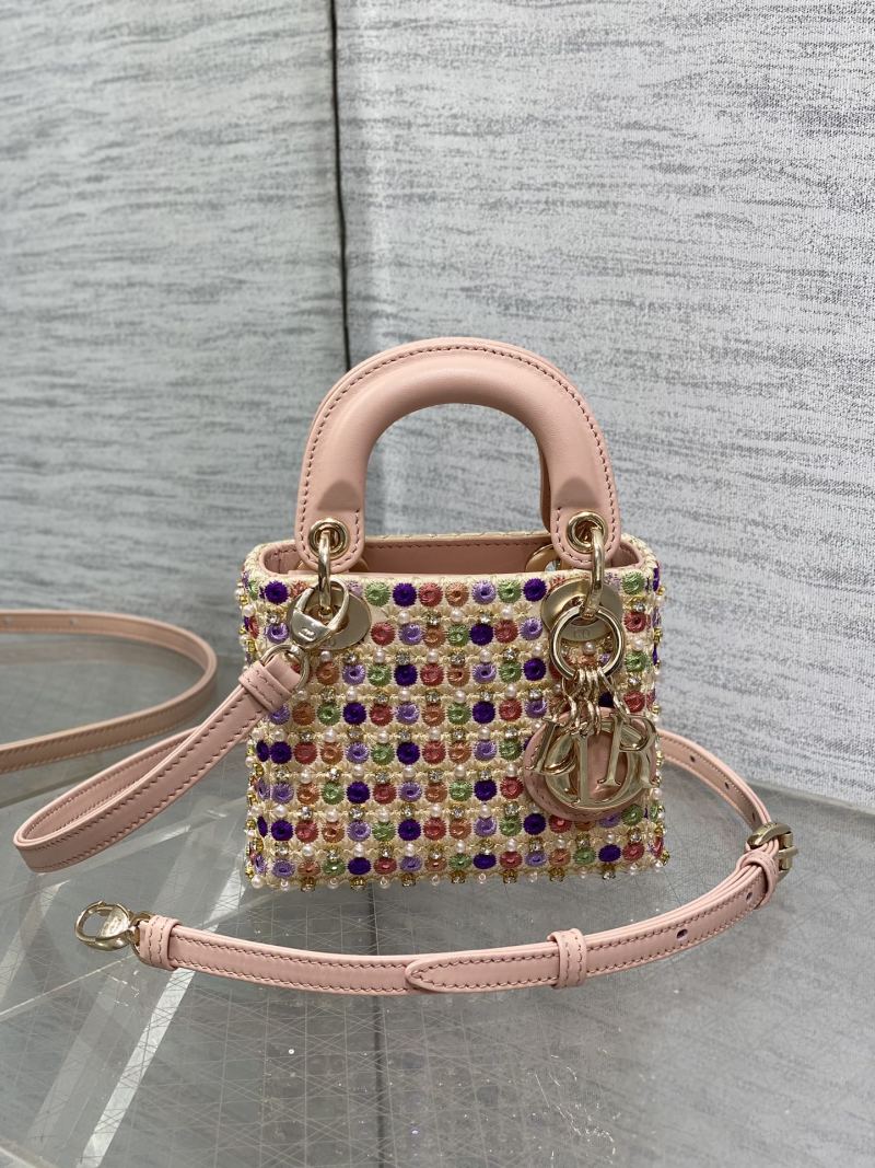 Мини-сумка Dior Lady Dior пудровая с вышивкой
