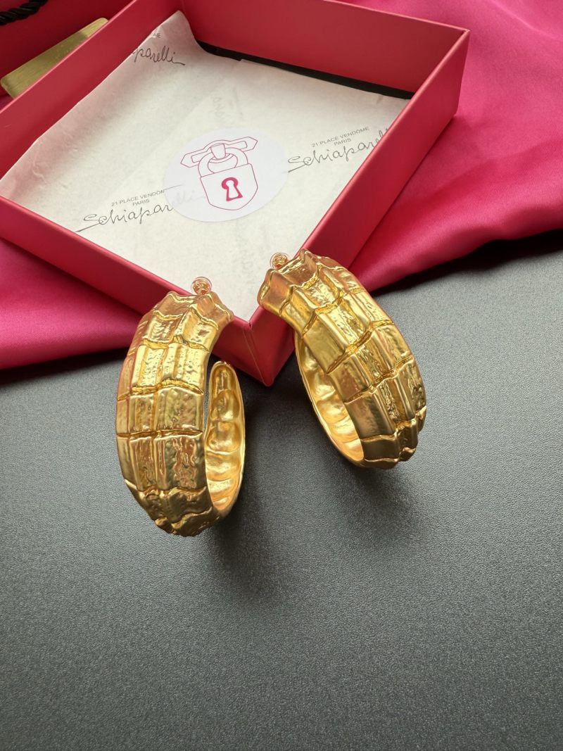 Серьги-кольца с текстурой Schiaparelli