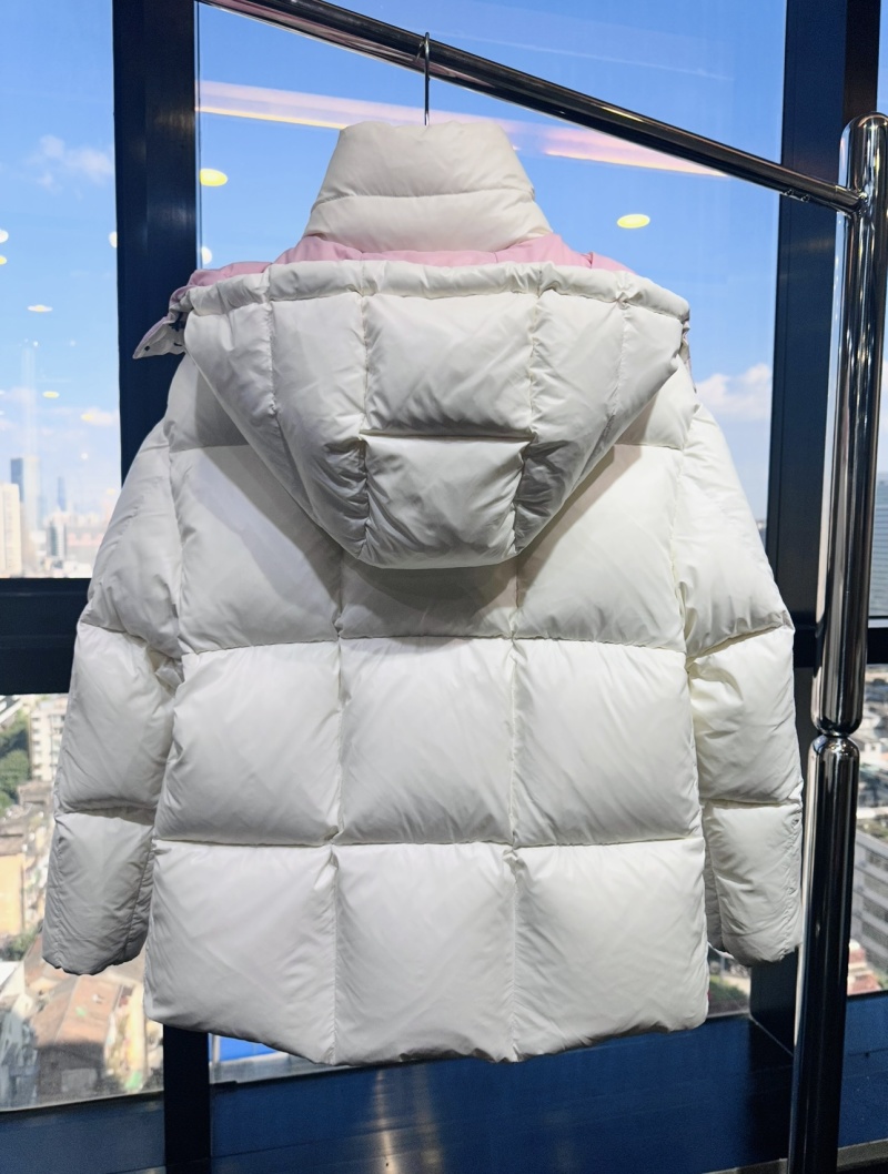 Пуховик Moncler