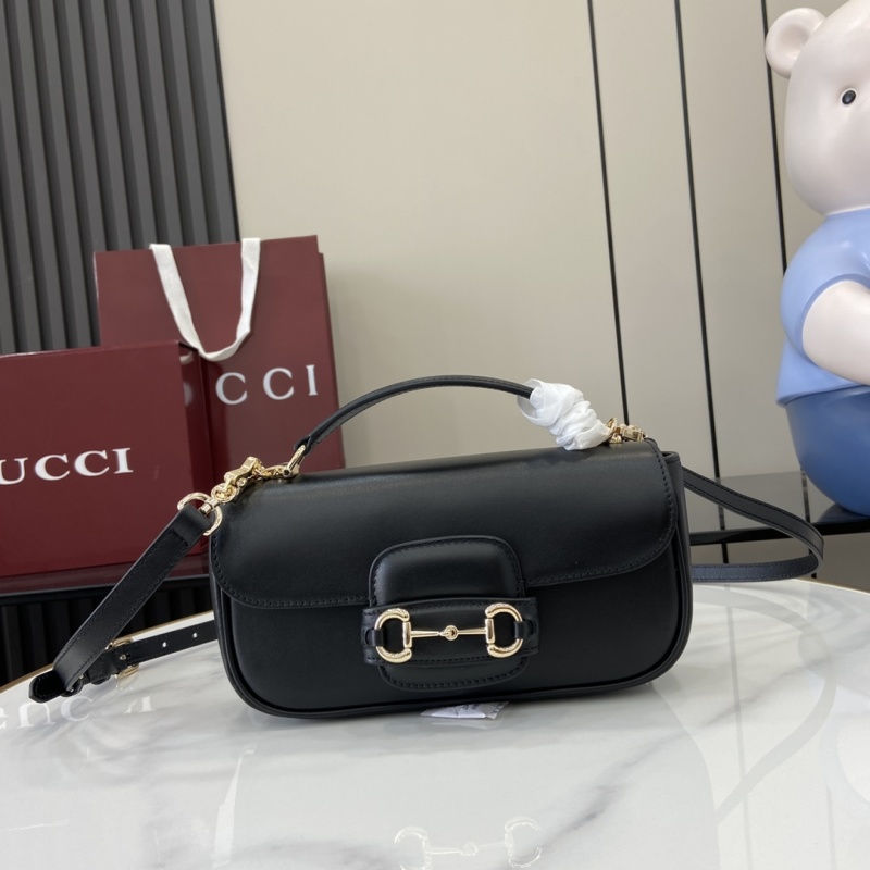 Черная сумка Gucci с золотой фурнитурой