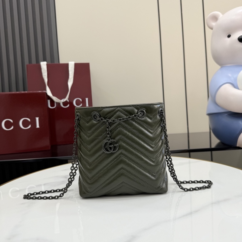 Сумка Gucci с цепочкой и кисточкой