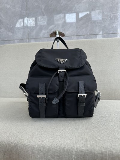 Рюкзак Prada Re-Nylon малый