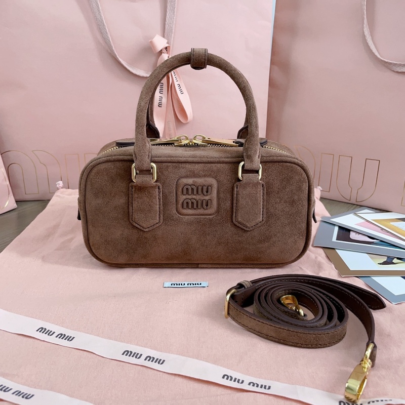 Сумка Miu Miu замшевая коричневая