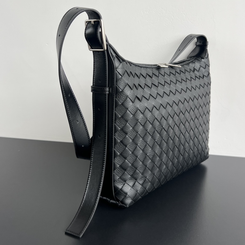 Сумка Bottega Veneta Traveller из плетеной кожи