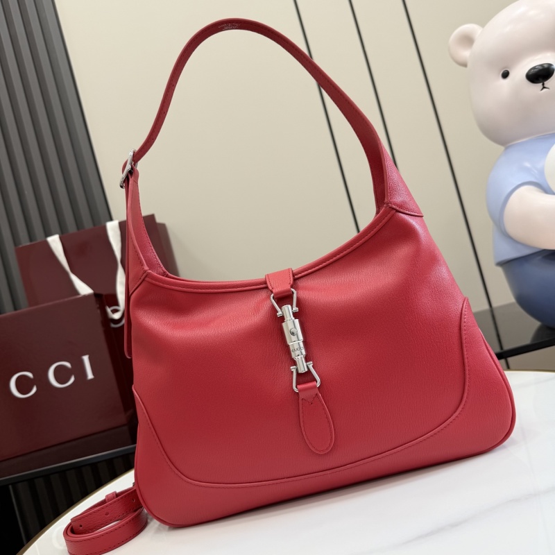 Сумка Gucci красная с металлической фурнитурой