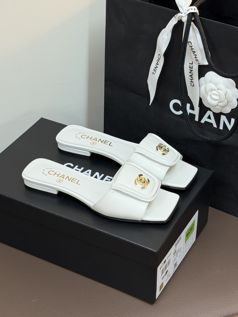 Шлёпанцы Chanel