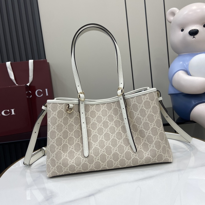 Сумка Gucci с монограммой и ремешком