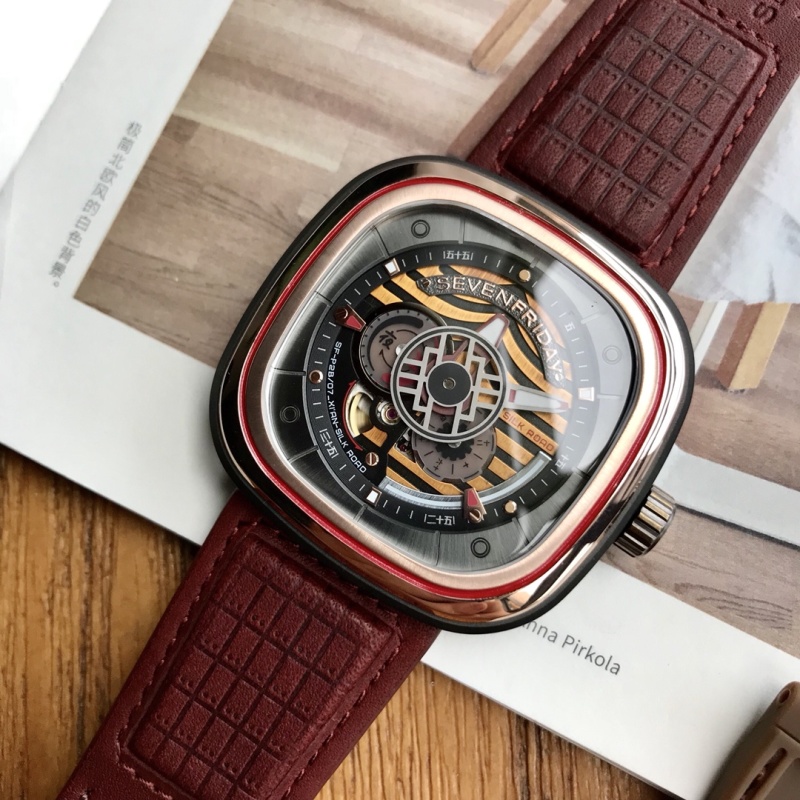 Часы SevenFriday