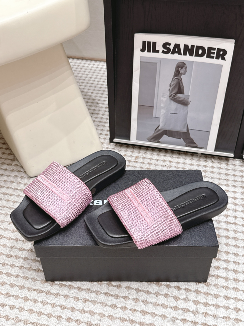 Женские шлёпанцы с полной выкладкой из кристаллов на черной подошве Alexander Wang