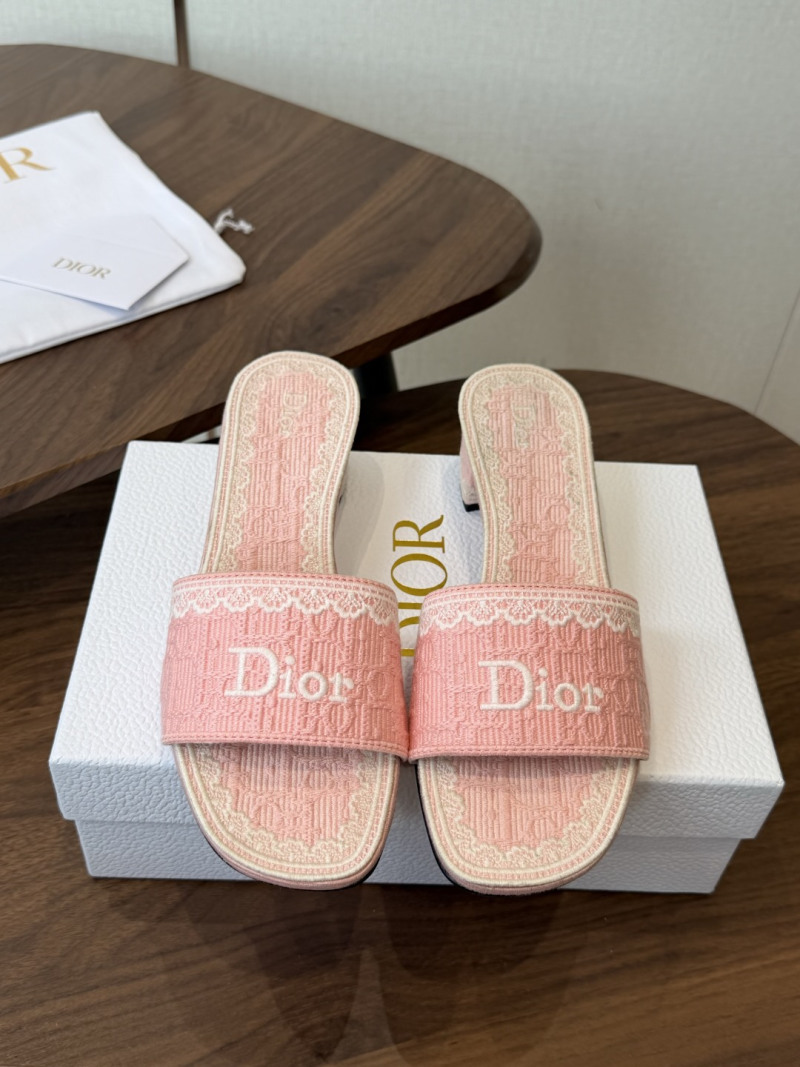 Шлёпанцы женские Dior розовые с вышивкой