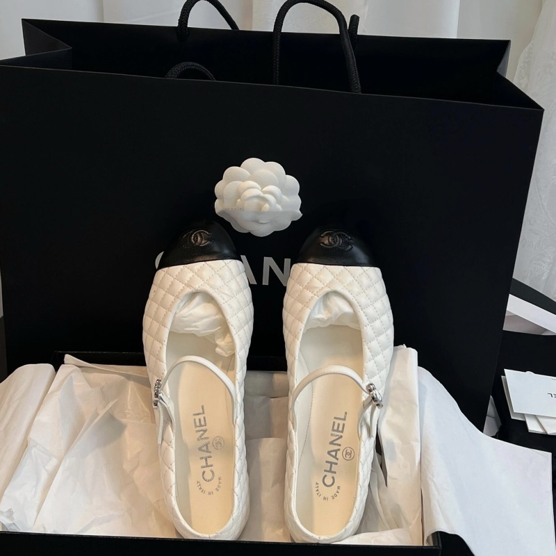 Женские балетки Мэри Джеймс белые Chanel