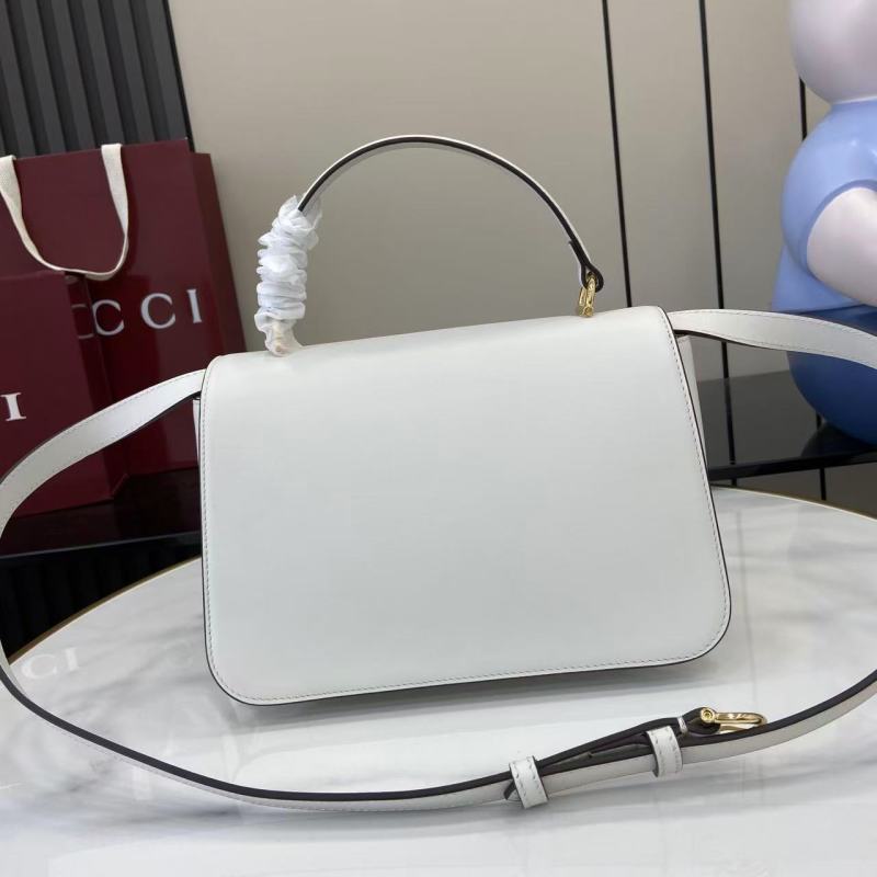 Женская сумка Gucci с золотой фурнитурой