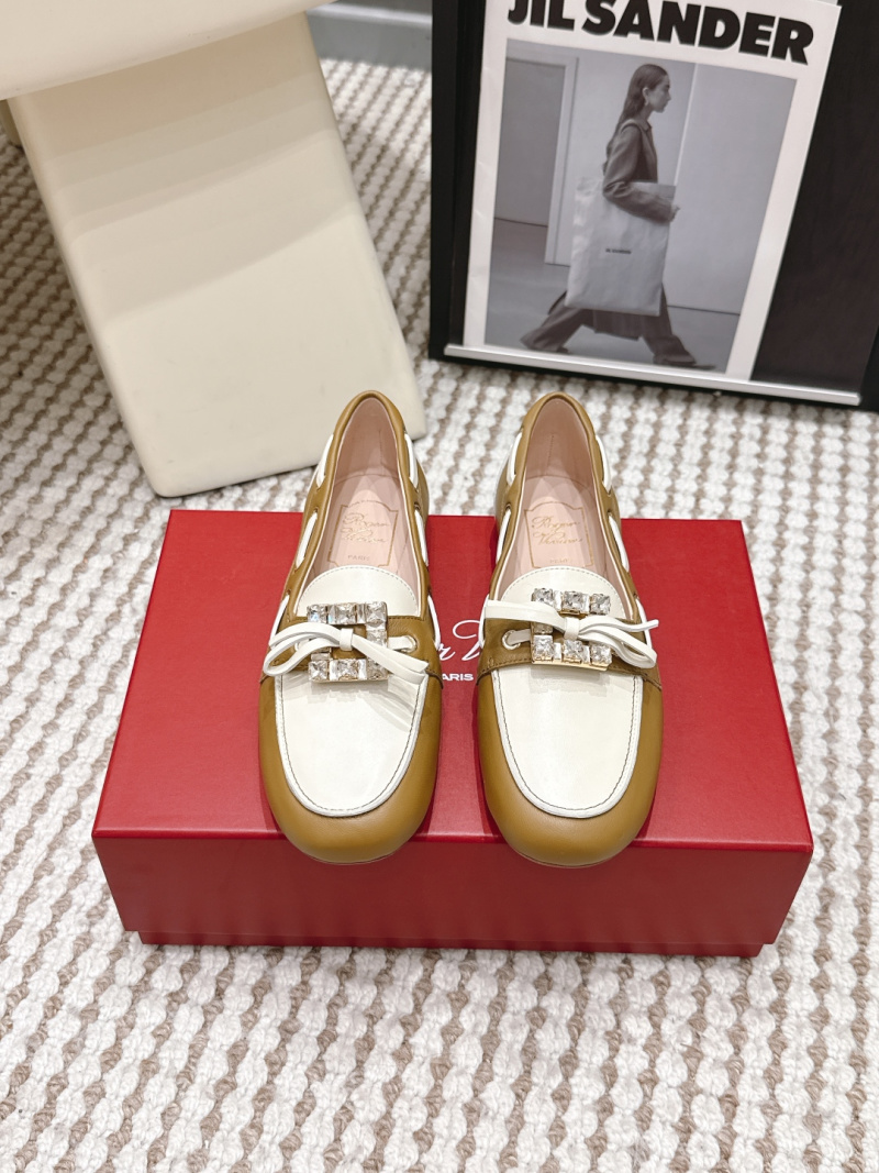 Женские лоферы Roger Vivier с кристаллической пряжкой