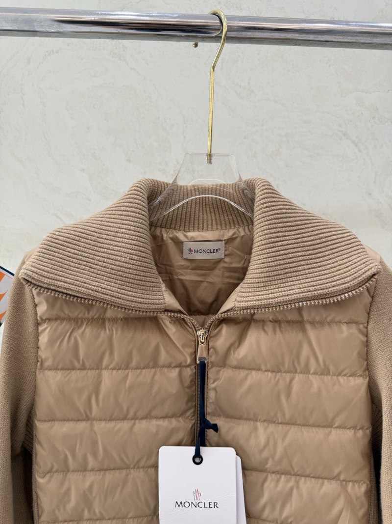 Пуховик Moncler