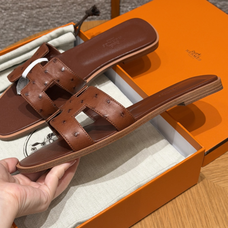 Сандалии из кожи страуса (модель 181) Hermès