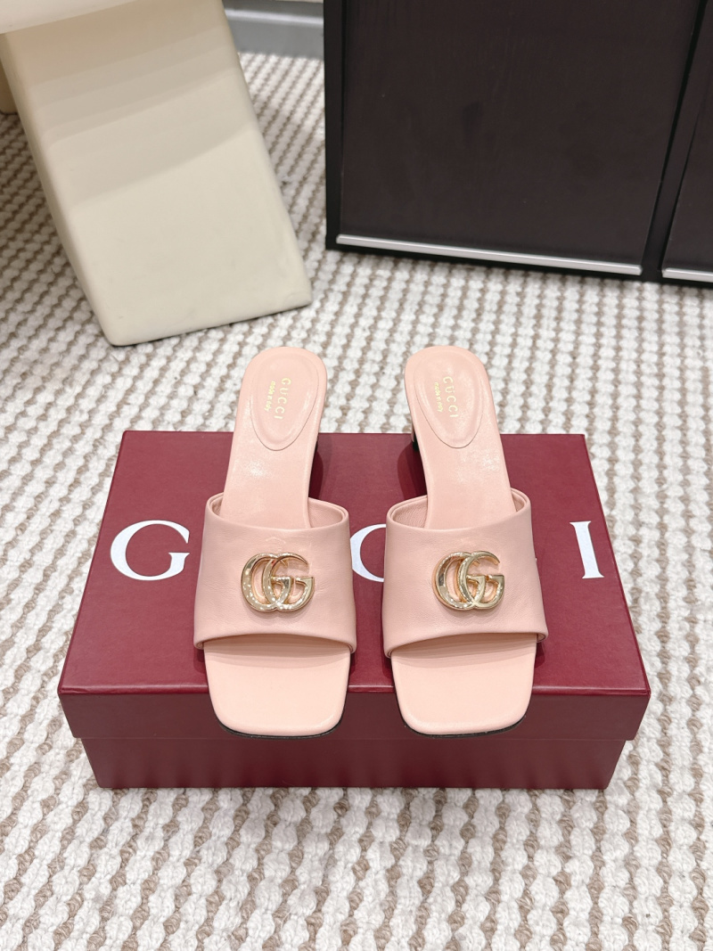 Женские розовые шлёпанцы Gucci с логотипом