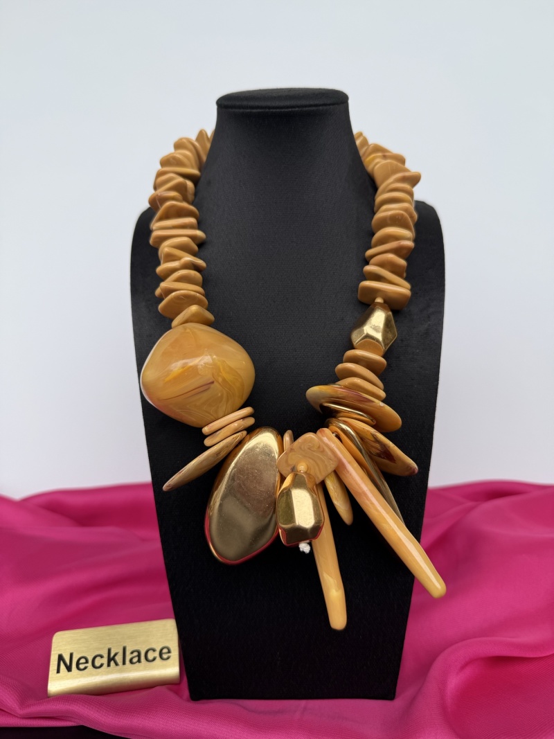 Набор бус и подвесок на цепочке Schiaparelli