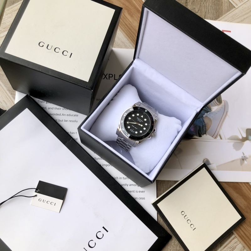 Часы Gucci