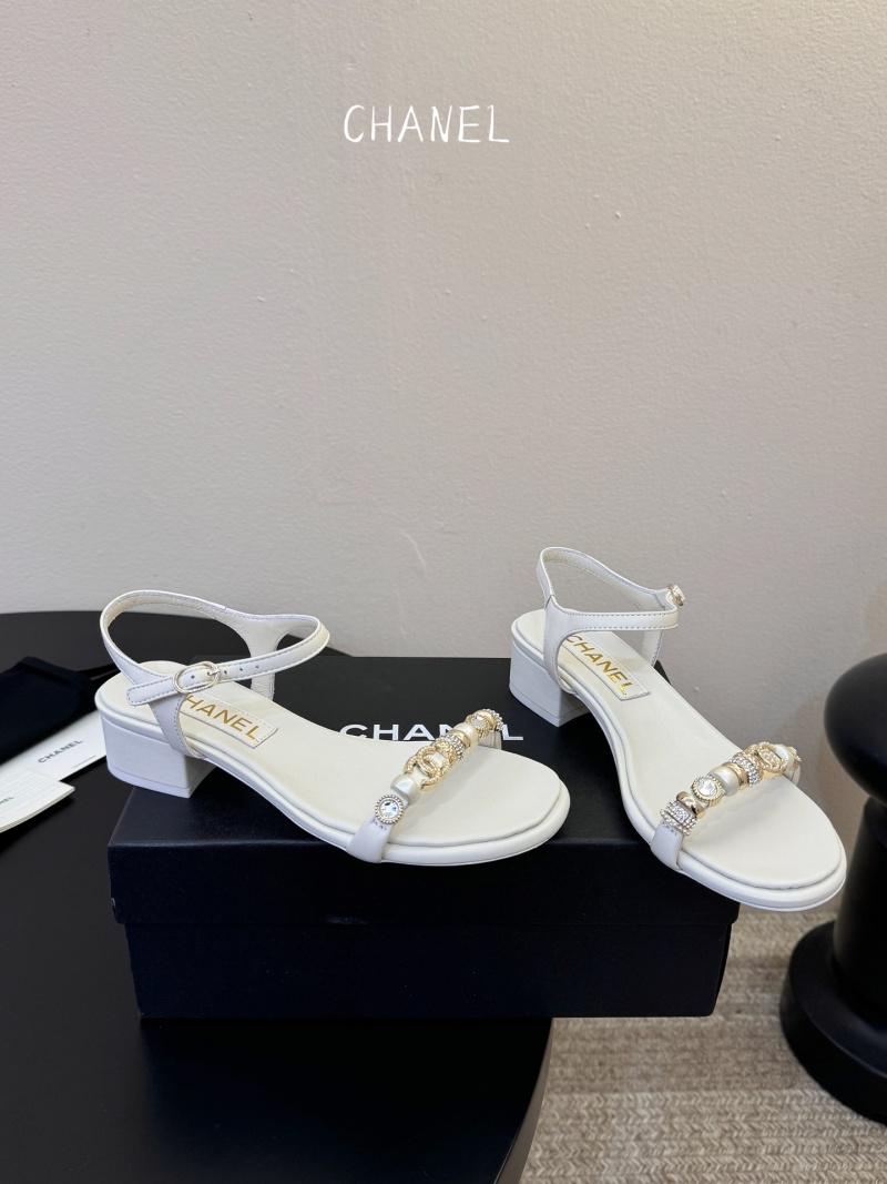 Женские туфли с декоративной цепочкой и жемчугом Chanel
