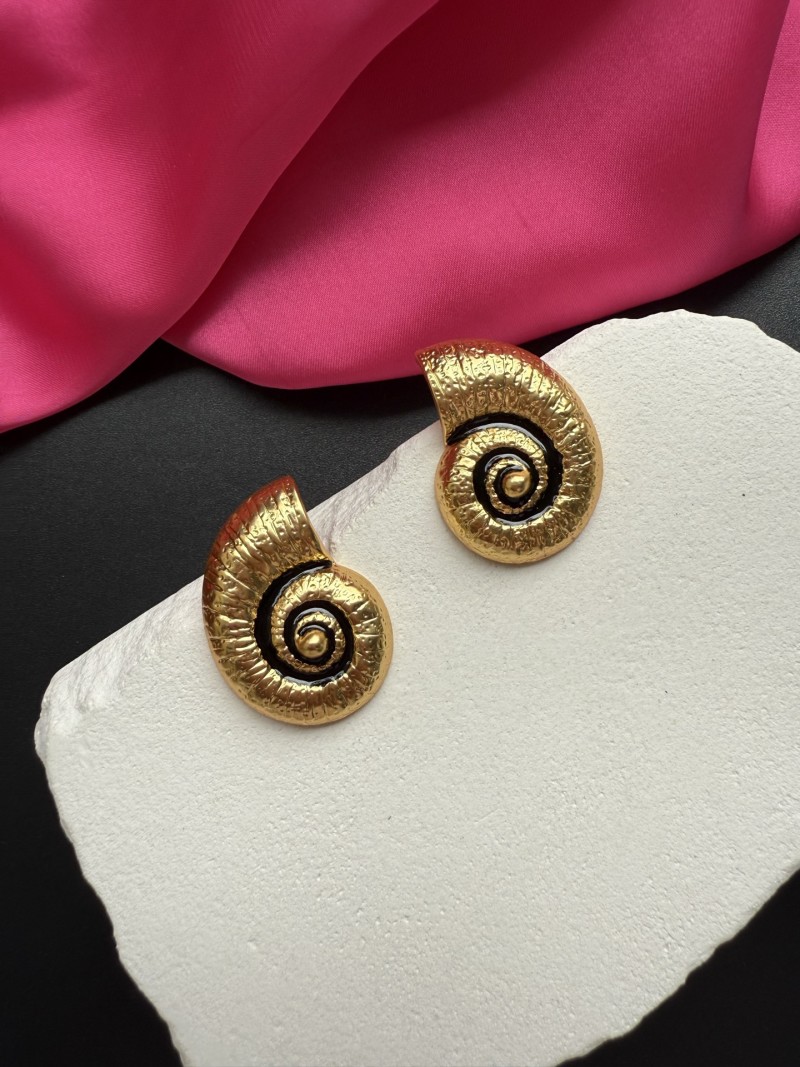 Серьги в виде улитки Schiaparelli
