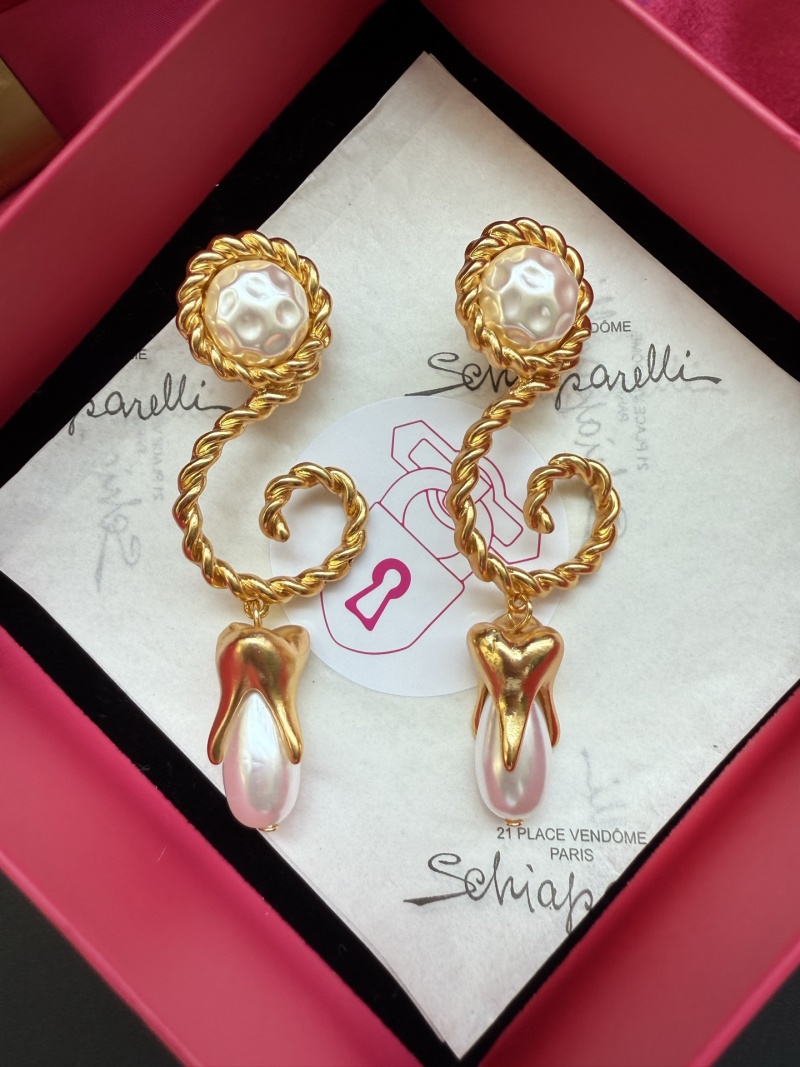 Серьги Schiaparelli с золотистым металлом и жемчугом