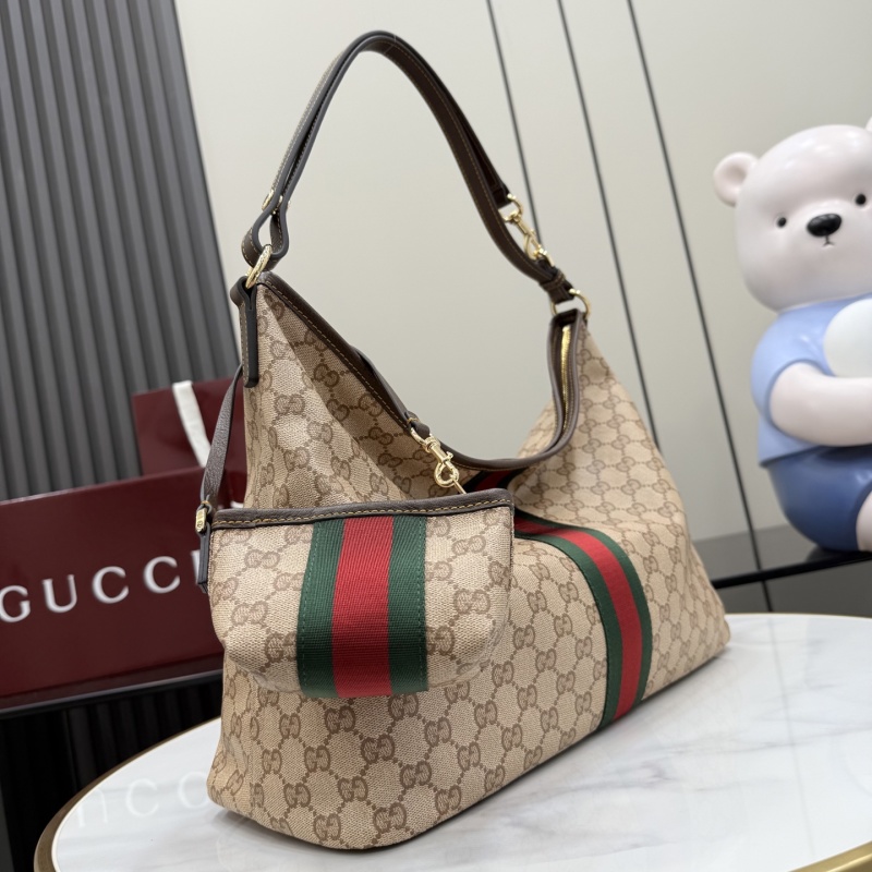 Сумка Gucci с монограммой и ремешком