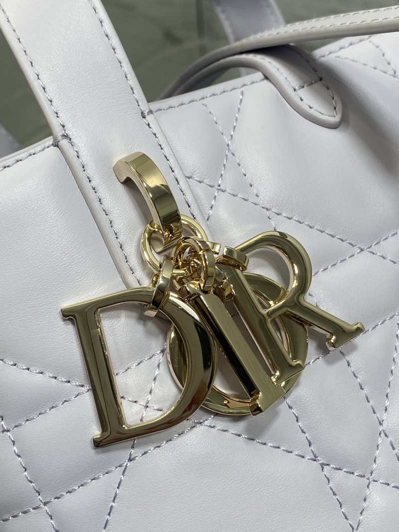 Сумка Dior Lady Dior белый