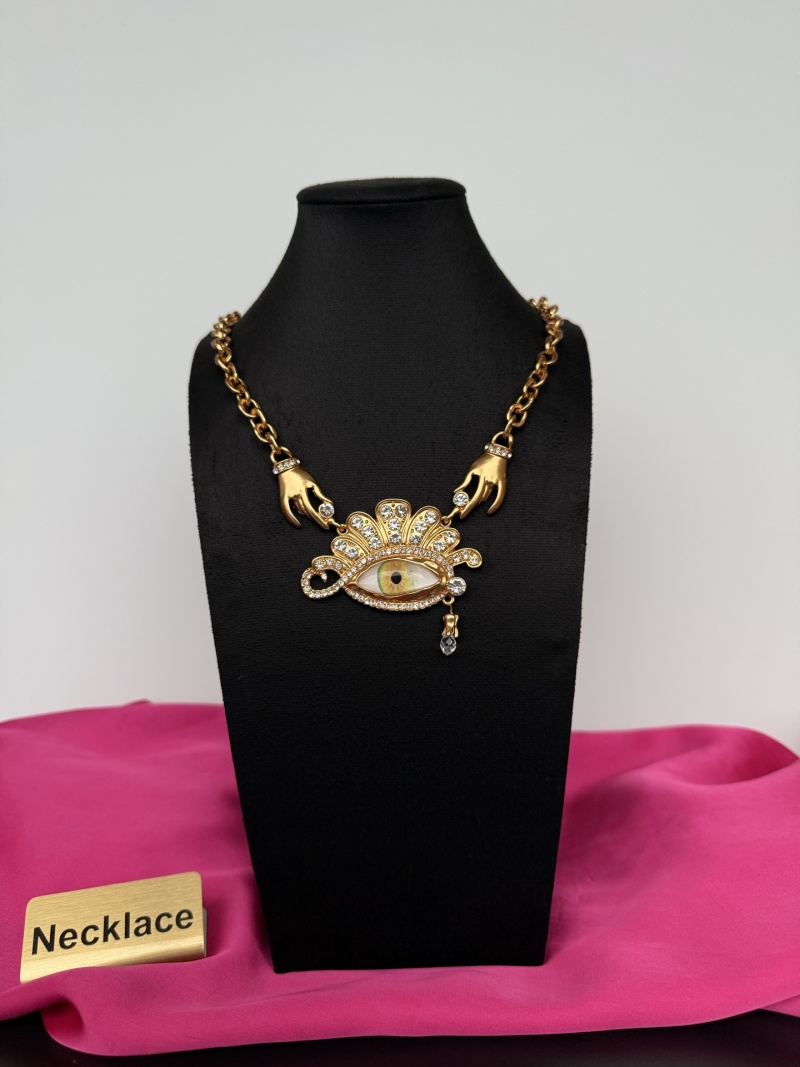 Колье с глазом-амулетом Schiaparelli