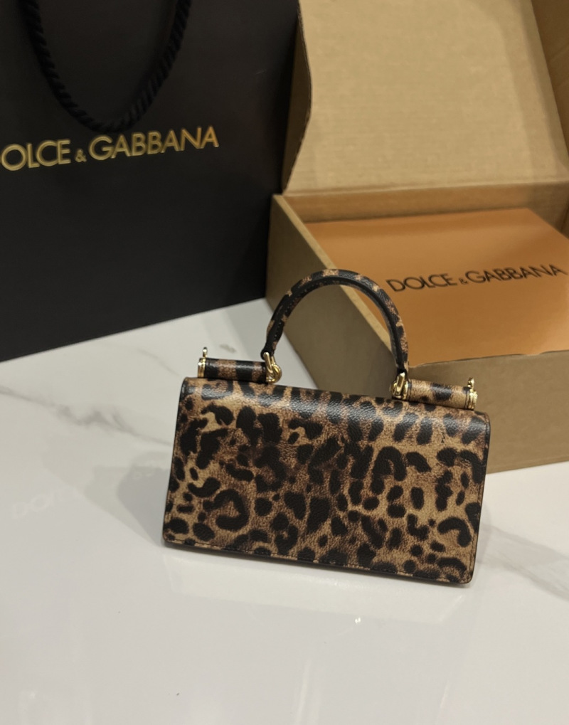 Сумка Dolce & Gabbana с леопардовым принтом
