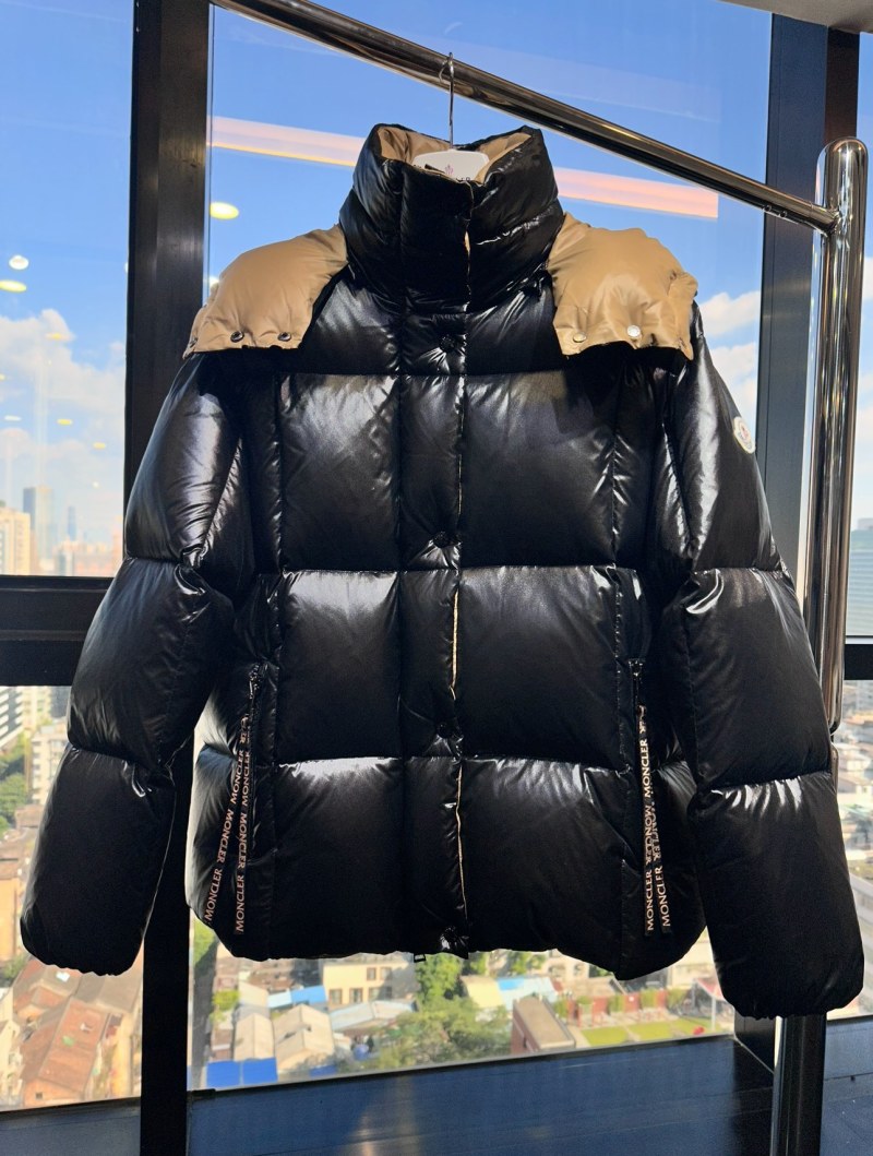 Пуховик Moncler