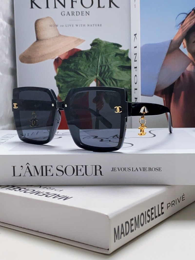 Chanel солнцезащитные очки с подвеской-зонтом
