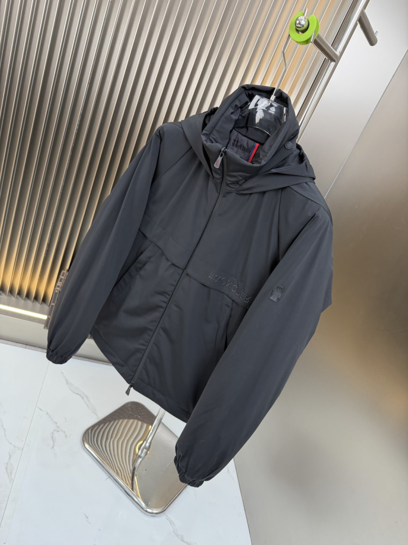 Пуховик Moncler