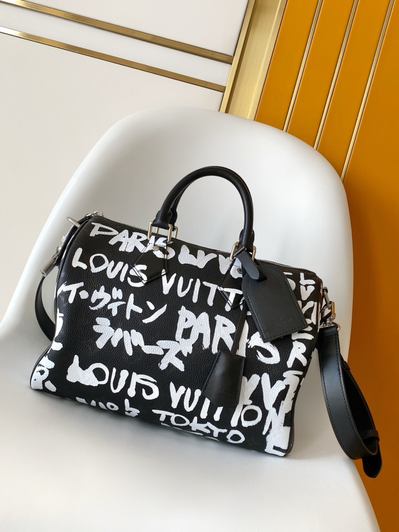 Сумка Louis Vuitton с монограммой