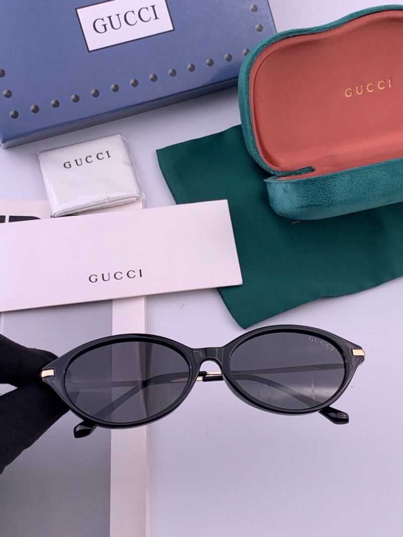 Солнцезащитные очки GUCCI женские модель G0821