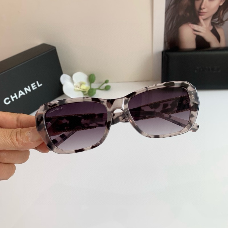 Солнцезащитные очки CHANEL