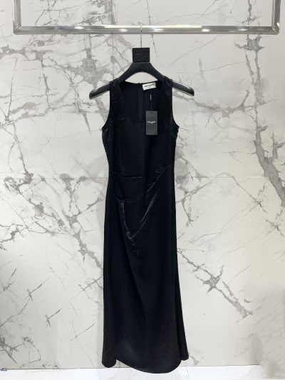 Чёрное вечернее платье Saint Laurent с асимметричным низом