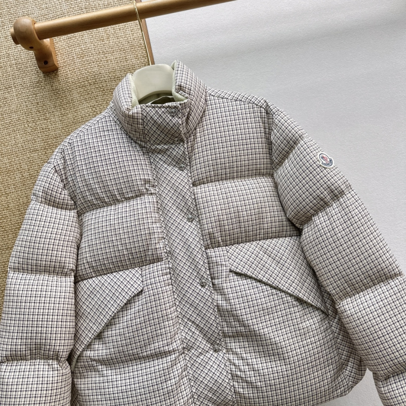 Пуховик Moncler