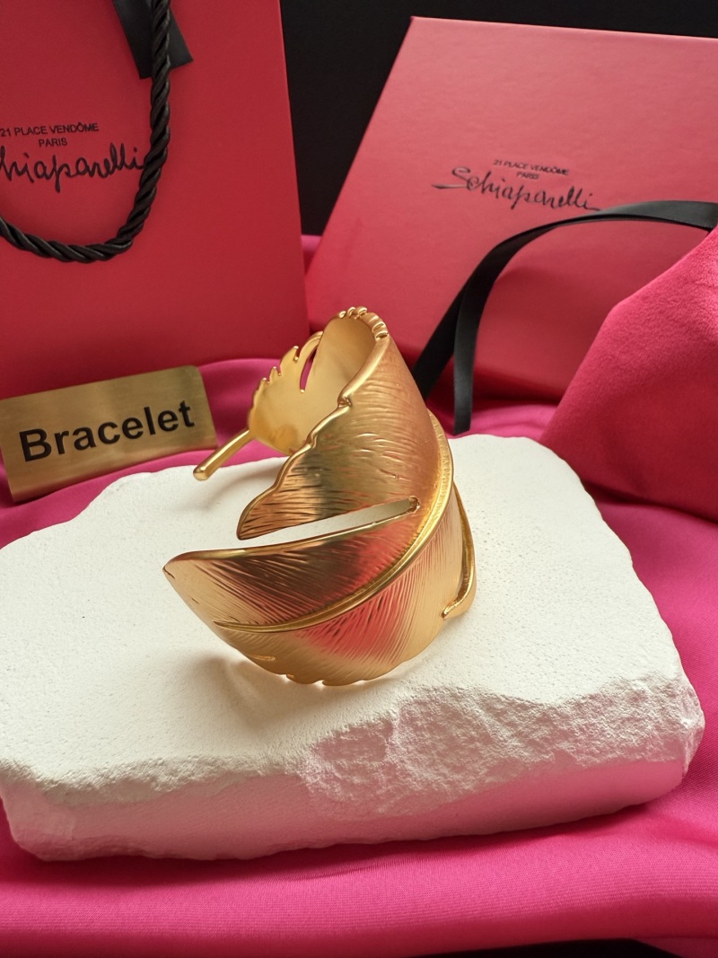 Браслет Schiaparelli в виде листа
