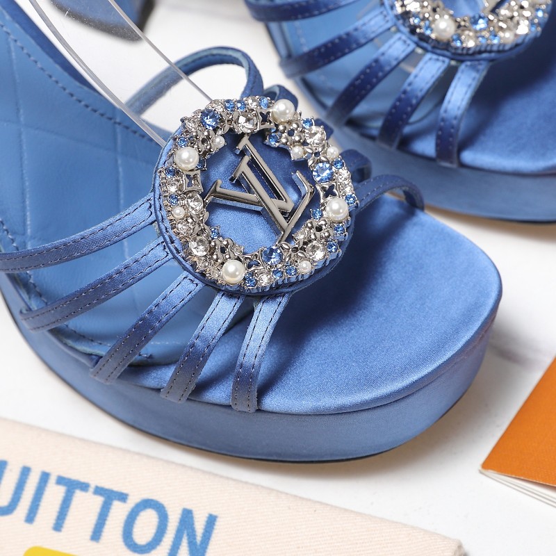 Женские синие босоножки на высоком каблуке с декором Louis Vuitton