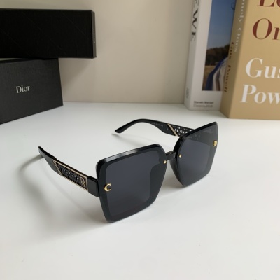 Солнцезащитные очки Dior