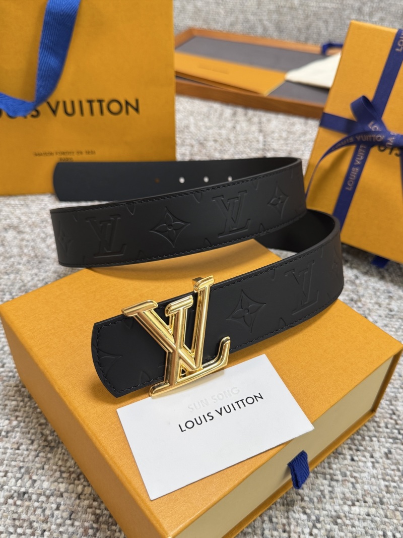 Кожаный ремень Louis Vuitton с золотой пряжкой