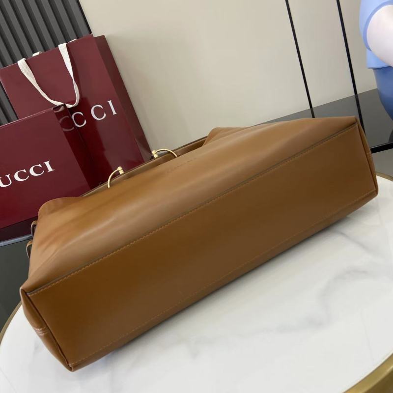 Сумка Gucci коричневая с пряжкой