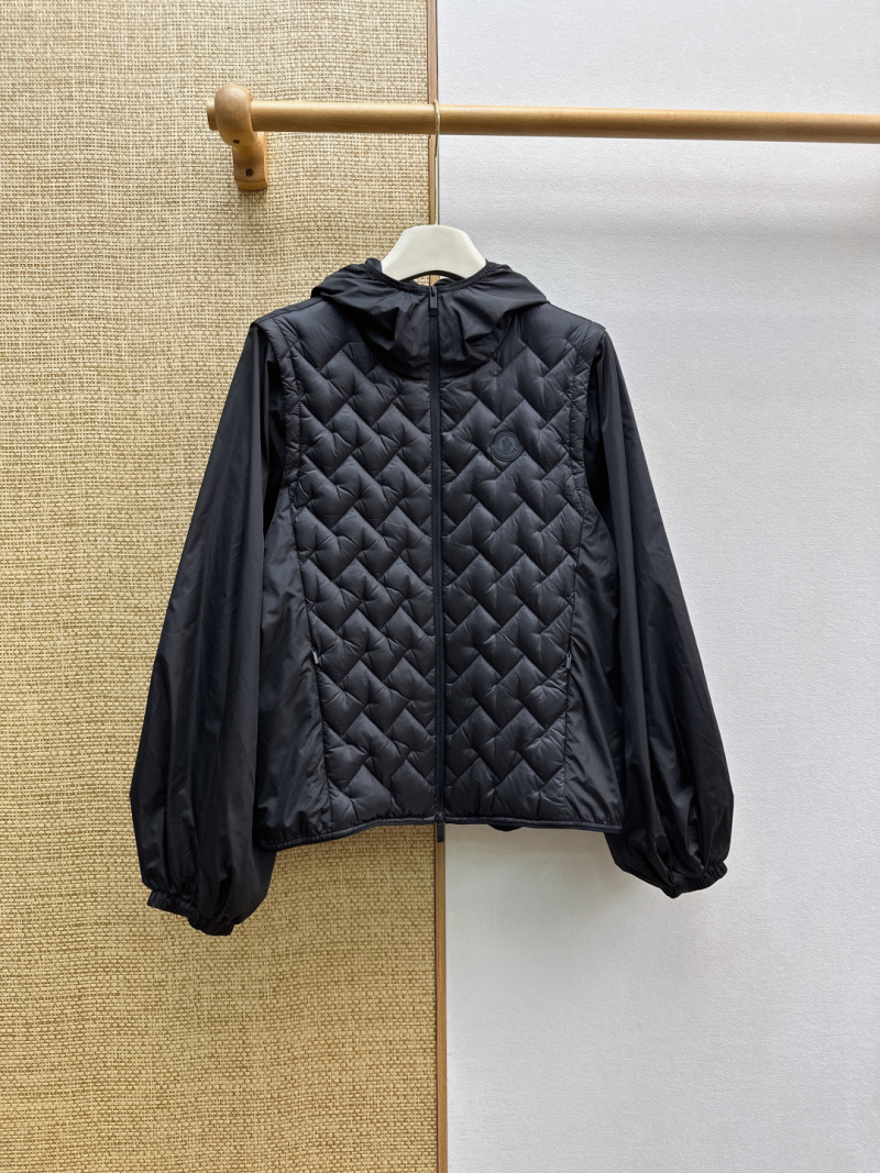 Пуховик Moncler