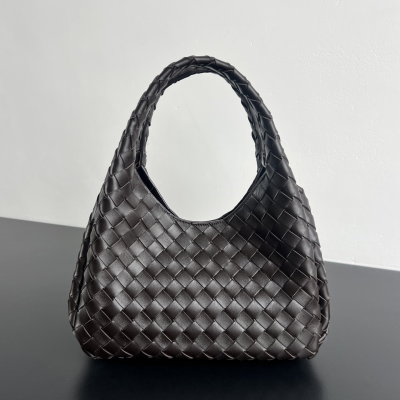 Сумка Bottega Veneta Campana из тисненой кожи