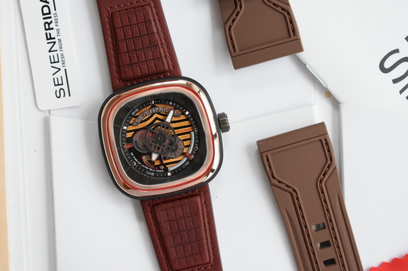 Часы SevenFriday