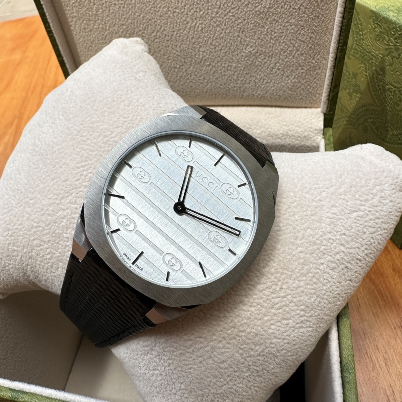 Часы Gucci