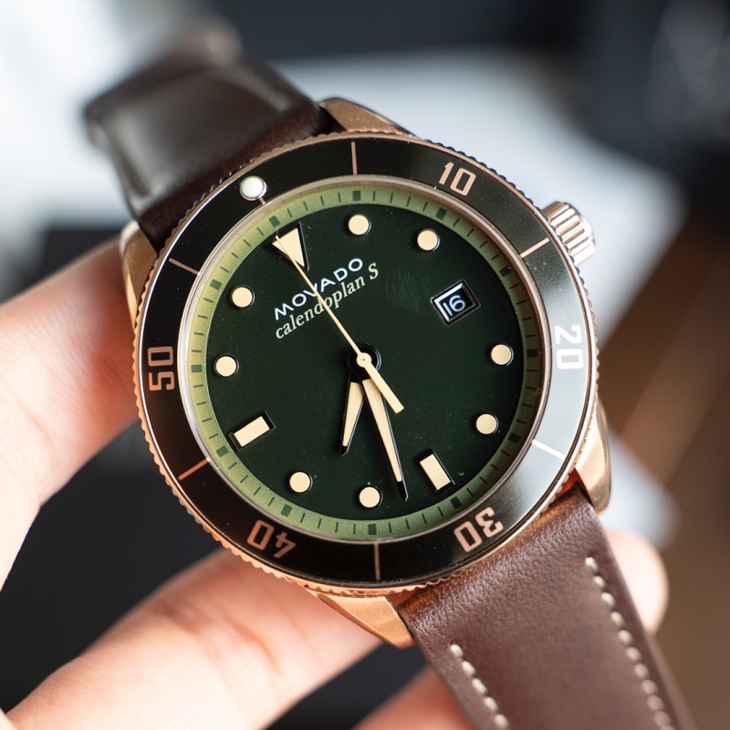 Часы Movado