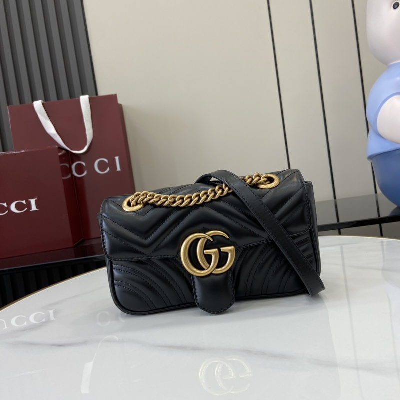 Черная сумка Gucci с золотой цепью