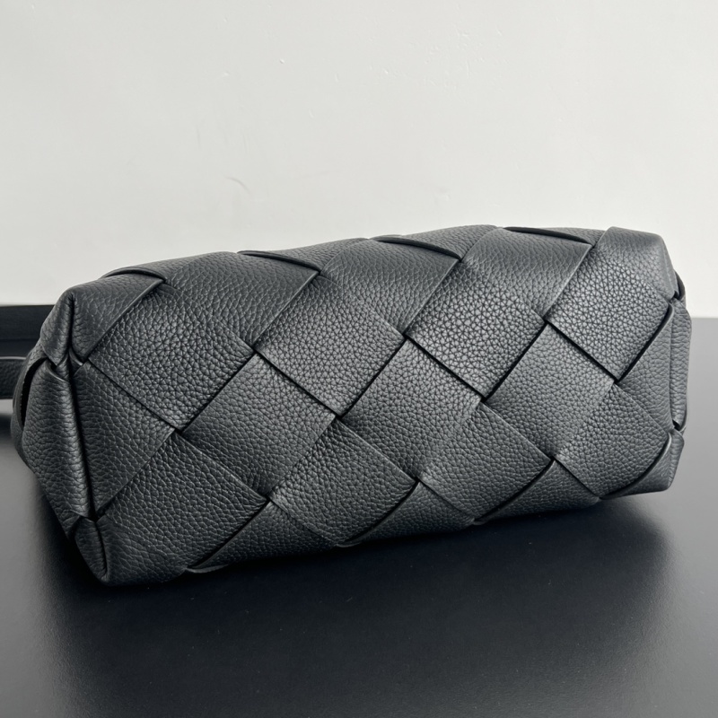 Черная плетеная сумка Bottega Veneta Diago